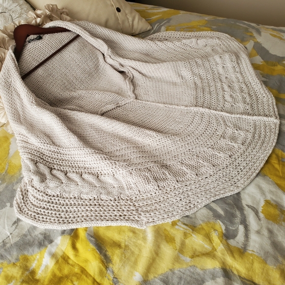 Cardigan - Picture 7 of 7